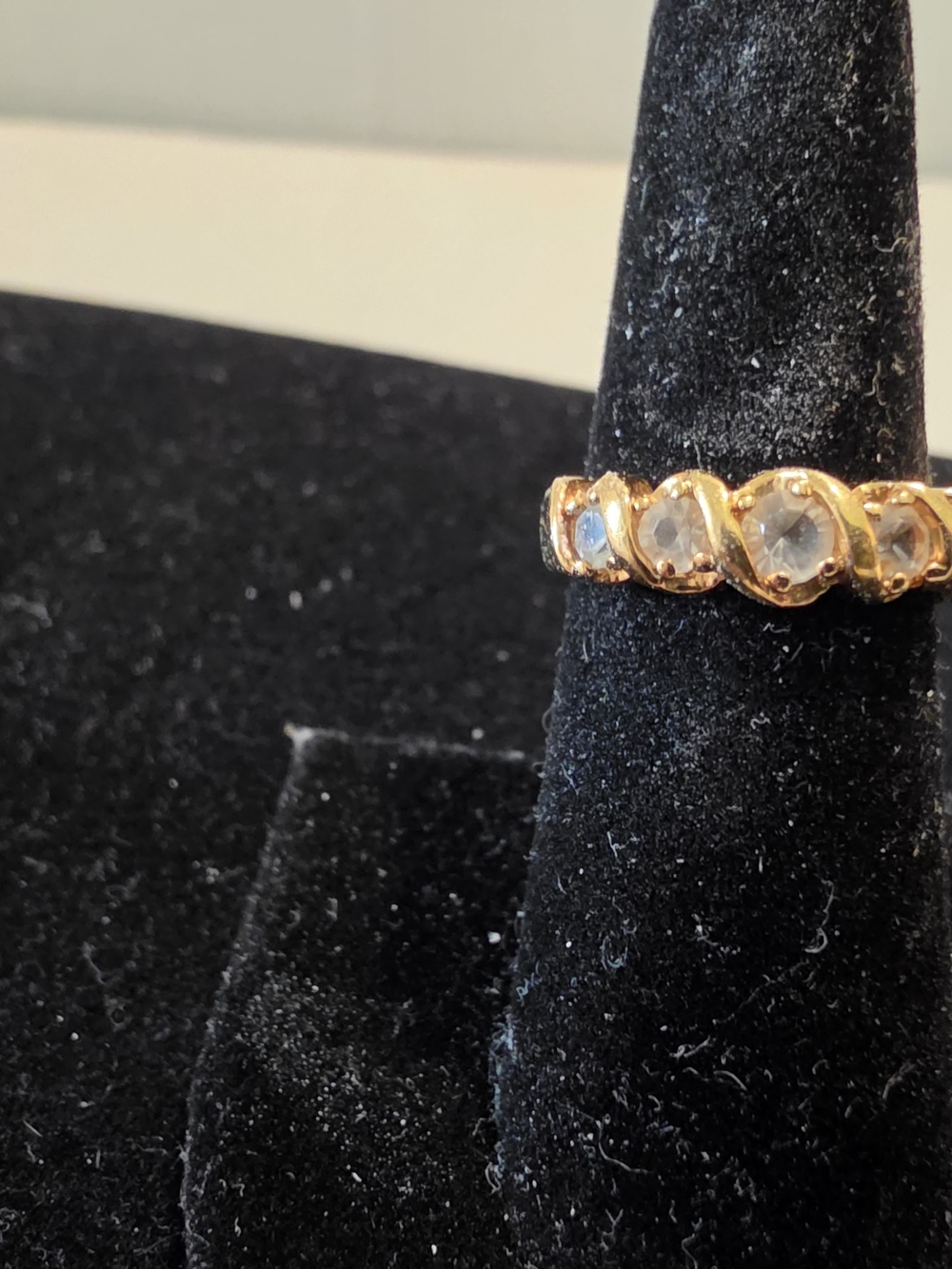 Gold Crystal Heart Accent Women's Band - Unbranded